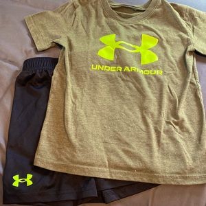 Under armour shorts and tee shirt